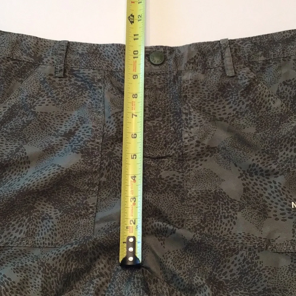 The North Face Amphibious Shorts Adjustable Waist Lightweight Hiking Shorts Girl